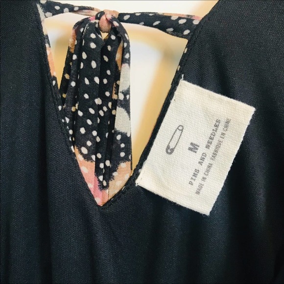 Pins & Needles Floral Polka Dot V-Neck Size Medium - Picture 6 of 12